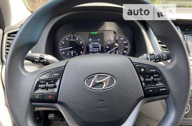 Позашляховик / Кросовер Hyundai Tucson 2015 в Львові