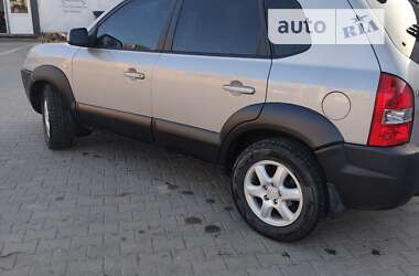 Позашляховик / Кросовер Hyundai Tucson 2004 в Чернівцях