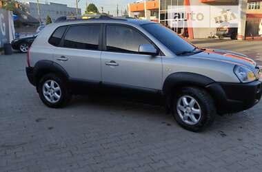 Позашляховик / Кросовер Hyundai Tucson 2004 в Чернівцях