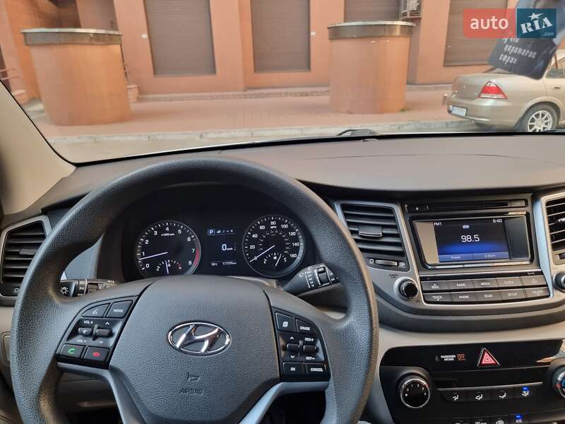 Внедорожник / Кроссовер Hyundai Tucson 2015 в Киеве