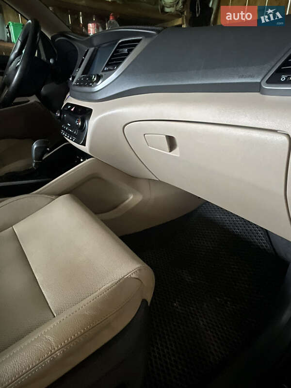 Позашляховик / Кросовер Hyundai Tucson 2017 в Івано-Франківську