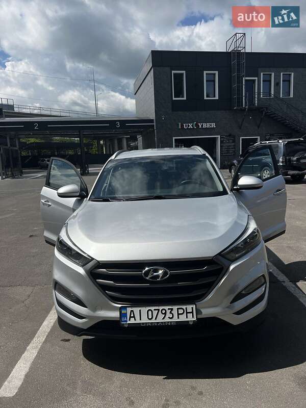 Позашляховик / Кросовер Hyundai Tucson 2017 в Києві
