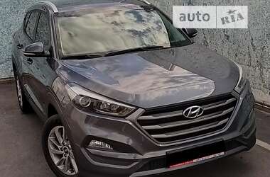 Позашляховик / Кросовер Hyundai Tucson 2016 в Києві