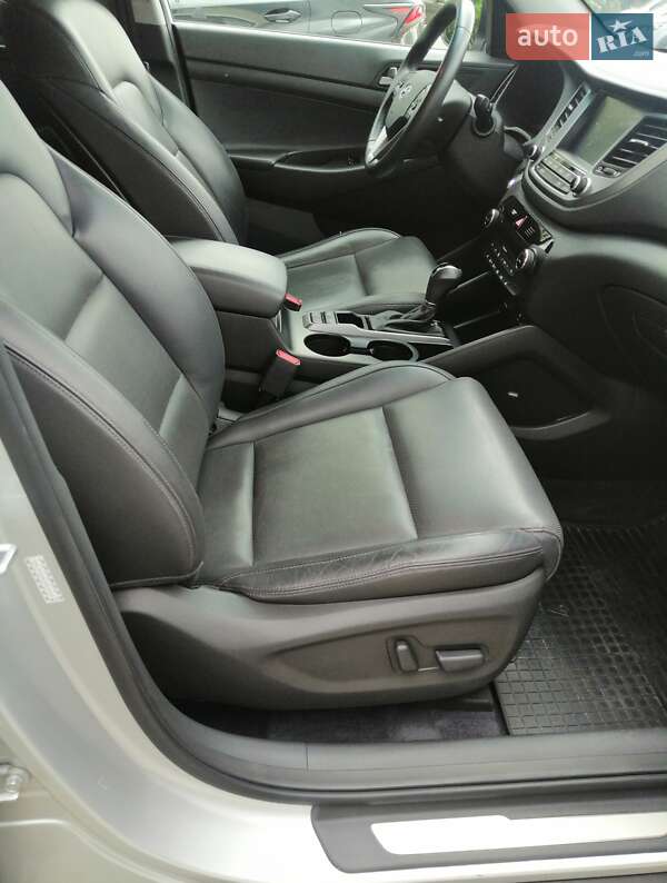 Позашляховик / Кросовер Hyundai Tucson 2015 в Тернополі