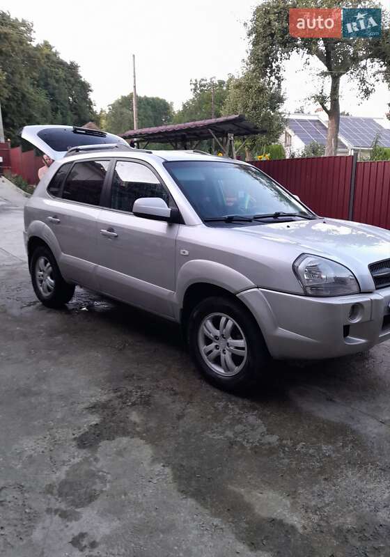 Внедорожник / Кроссовер Hyundai Tucson 2006 в Стебнику