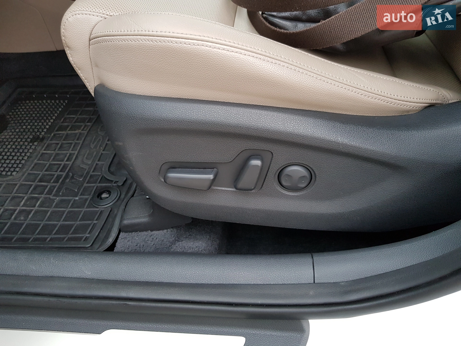 Hyundai Tucson 2015 VIN KM8J33A24GU149653 фото оголошення 13 з 26