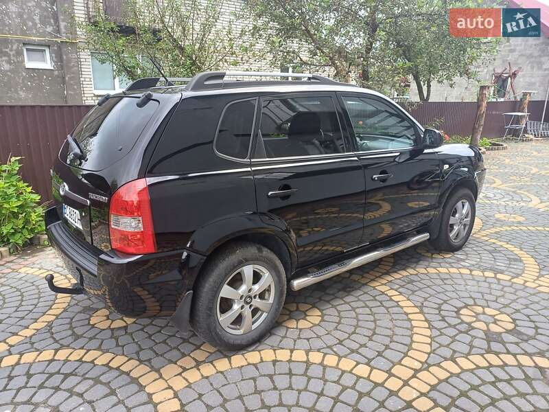 Внедорожник / Кроссовер Hyundai Tucson 2005 в Новояворовске