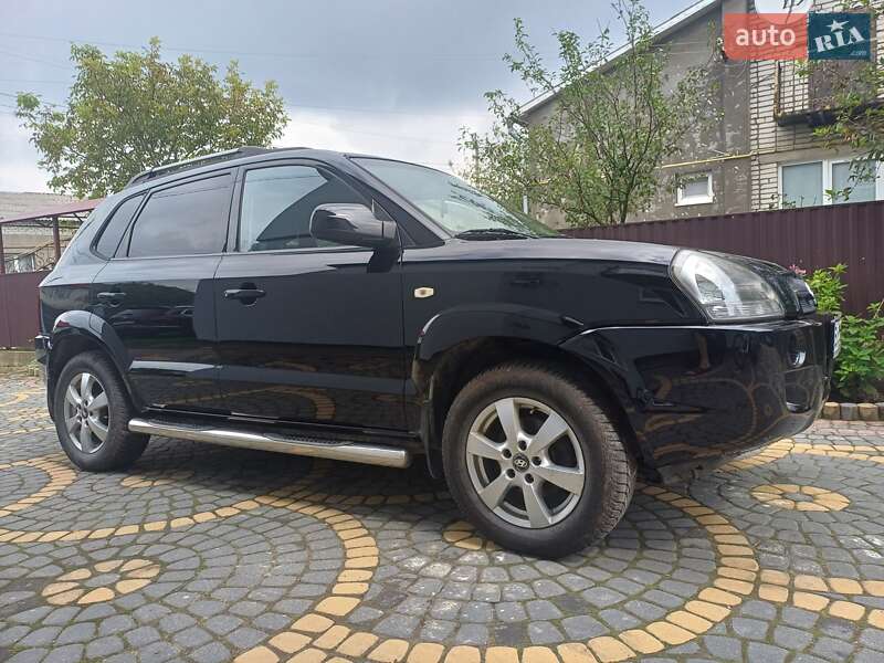 Внедорожник / Кроссовер Hyundai Tucson 2005 в Новояворовске