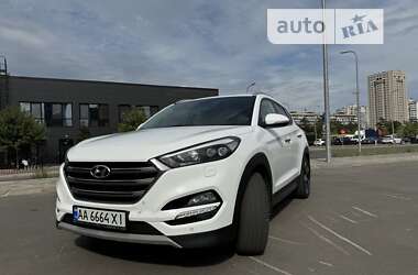 Внедорожник / Кроссовер Hyundai Tucson 2016 в 