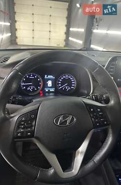 Позашляховик / Кросовер Hyundai Tucson 2018 в 