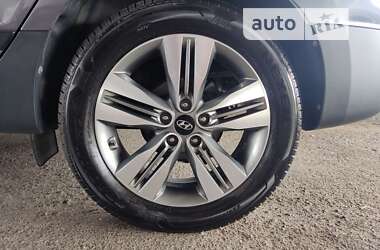 Внедорожник / Кроссовер Hyundai Tucson 2014 в 