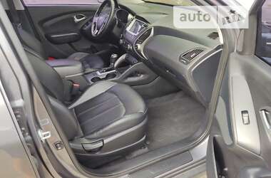 Внедорожник / Кроссовер Hyundai Tucson 2014 в 