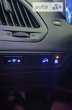 Внедорожник / Кроссовер Hyundai Tucson 2014 в 