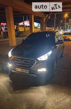 Внедорожник / Кроссовер Hyundai Tucson 2014 в 