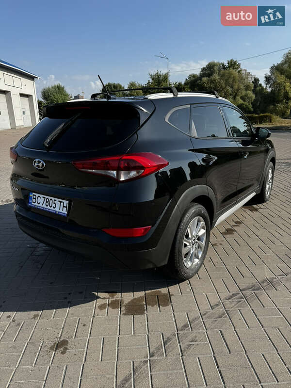 Позашляховик / Кросовер Hyundai Tucson 2016 в Києві