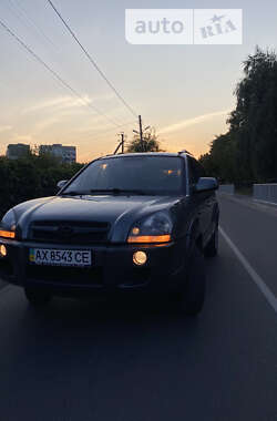 Позашляховик / Кросовер Hyundai Tucson 2009 в Полтаві