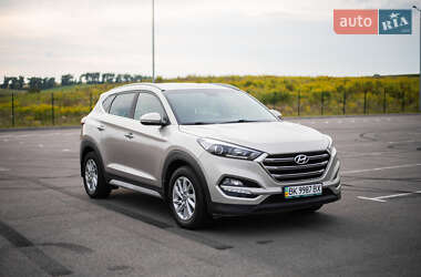 Внедорожник / Кроссовер Hyundai Tucson 2017 в 