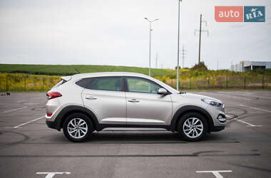 Внедорожник / Кроссовер Hyundai Tucson 2017 в 