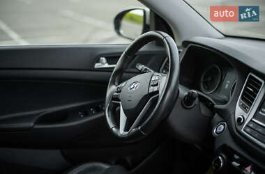 Внедорожник / Кроссовер Hyundai Tucson 2017 в 