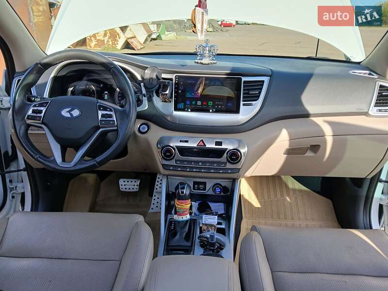 Позашляховик / Кросовер Hyundai Tucson 2016 в Ужгороді