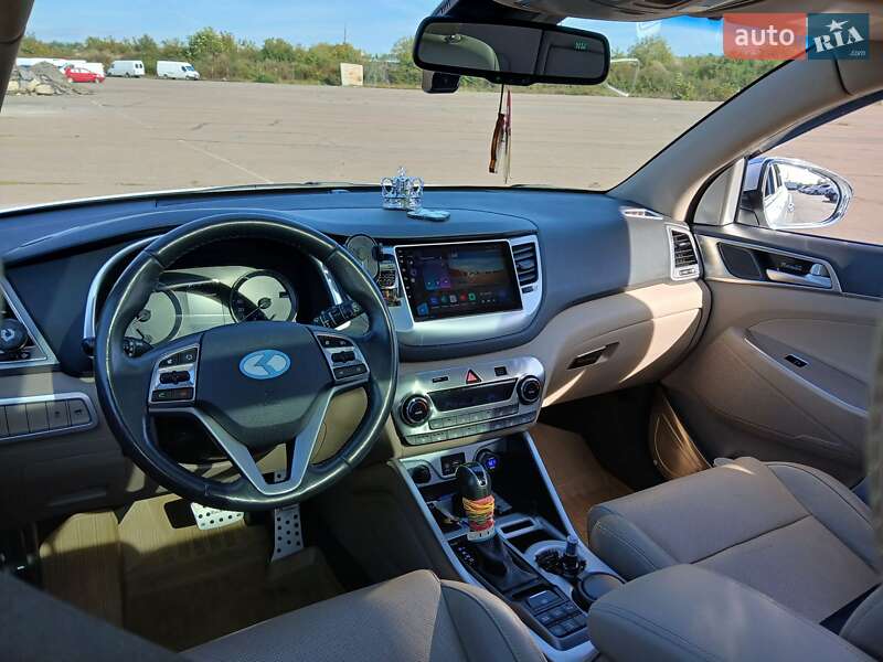 Позашляховик / Кросовер Hyundai Tucson 2016 в Ужгороді