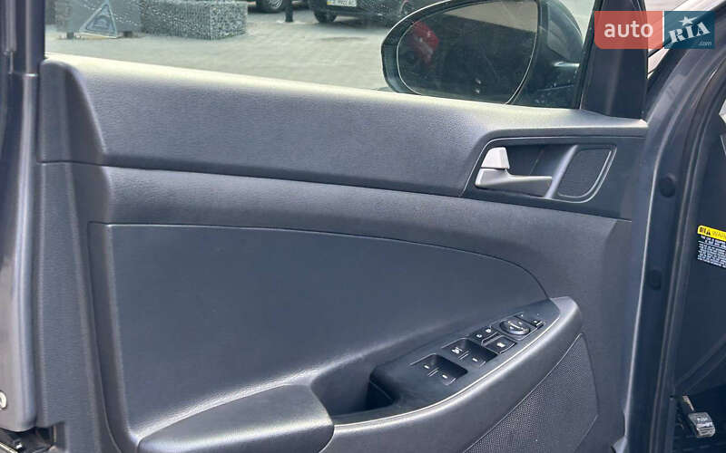 Позашляховик / Кросовер Hyundai Tucson 2018 в Чернівцях