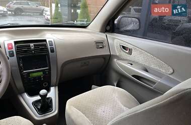 Внедорожник / Кроссовер Hyundai Tucson 2005 в 