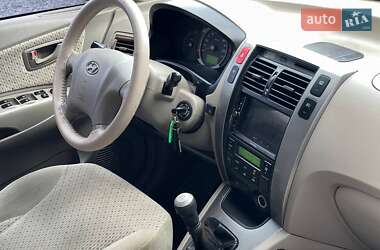 Внедорожник / Кроссовер Hyundai Tucson 2005 в 