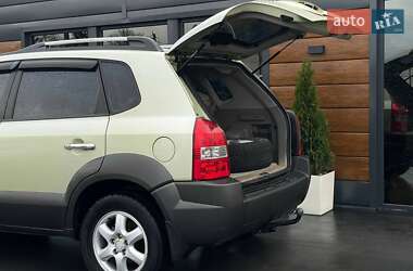 Внедорожник / Кроссовер Hyundai Tucson 2005 в 