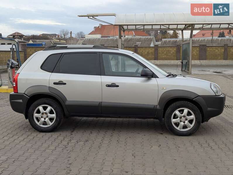 Позашляховик / Кросовер Hyundai Tucson 2006 в Дубні