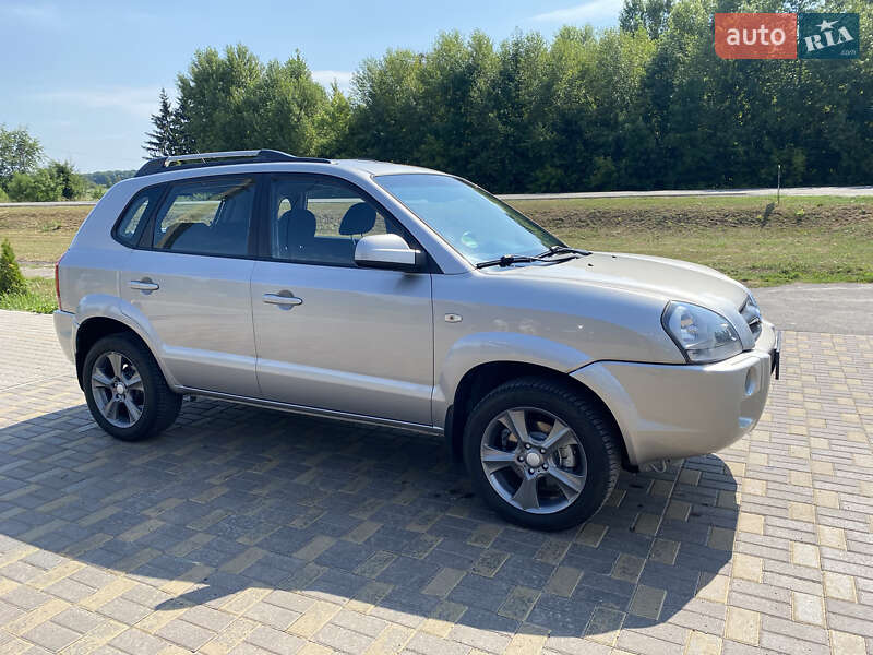 Позашляховик / Кросовер Hyundai Tucson 2009 в Полтаві