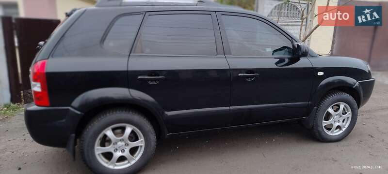 Позашляховик / Кросовер Hyundai Tucson 2009 в Глобиному