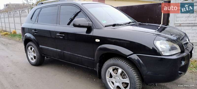 Позашляховик / Кросовер Hyundai Tucson 2009 в Глобиному