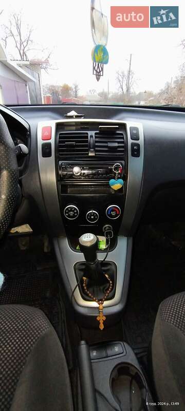 Позашляховик / Кросовер Hyundai Tucson 2009 в Глобиному