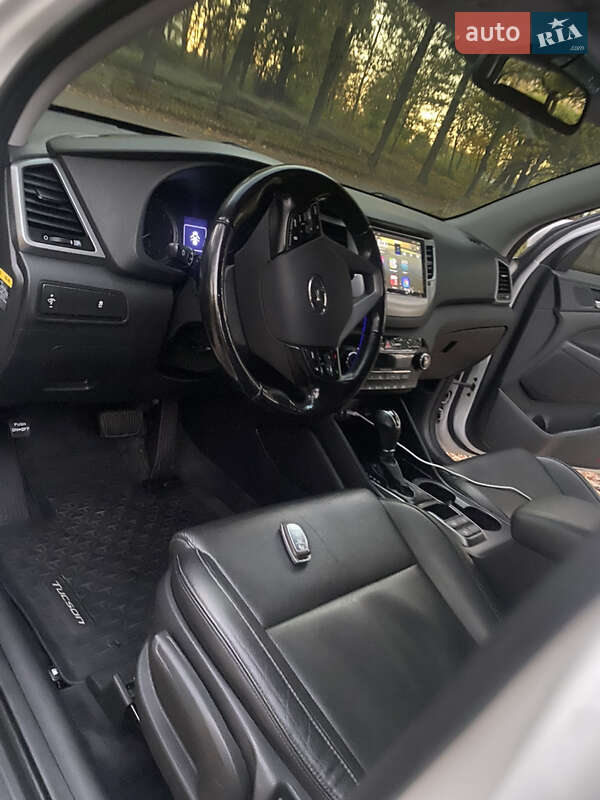 Позашляховик / Кросовер Hyundai Tucson 2016 в Чернігові