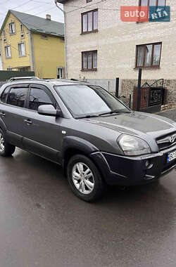 Внедорожник / Кроссовер Hyundai Tucson 2010 в 