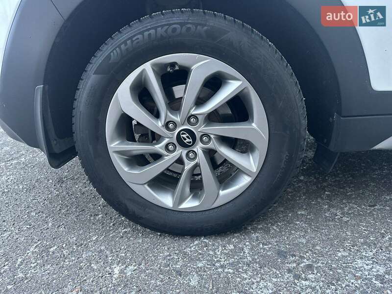 Позашляховик / Кросовер Hyundai Tucson 2017 в Києві