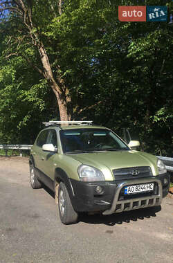 Внедорожник / Кроссовер Hyundai Tucson 2004 в Великом Березном