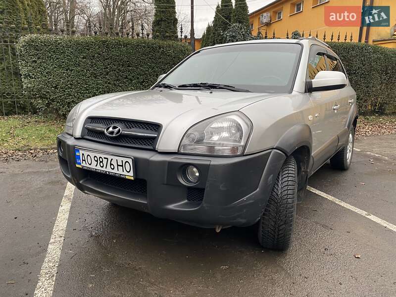 Внедорожник / Кроссовер Hyundai Tucson 2007 в 