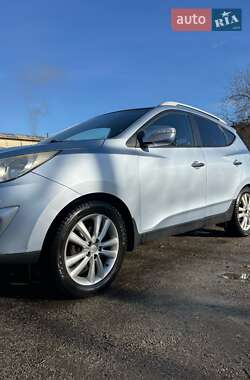 Внедорожник / Кроссовер Hyundai Tucson 2010 в 