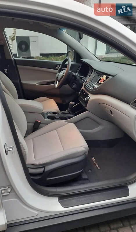 Позашляховик / Кросовер Hyundai Tucson 2017 в Чернігові