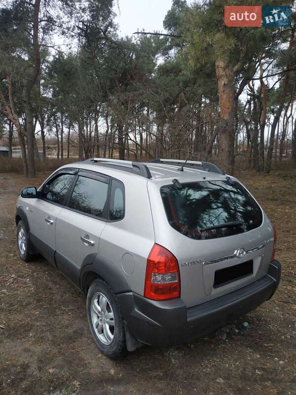 Внедорожник / Кроссовер Hyundai Tucson 2008 в Ромнах