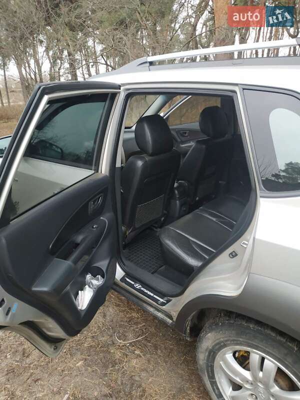 Внедорожник / Кроссовер Hyundai Tucson 2008 в Ромнах