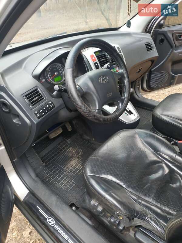Внедорожник / Кроссовер Hyundai Tucson 2008 в Ромнах
