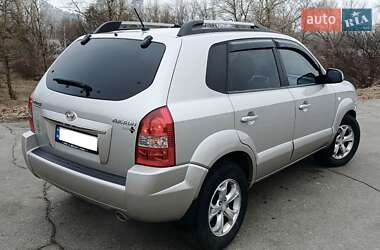 Внедорожник / Кроссовер Hyundai Tucson 2009 в 
