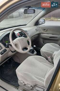 Внедорожник / Кроссовер Hyundai Tucson 2005 в 