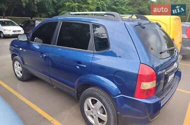 Внедорожник / Кроссовер Hyundai Tucson 2006 в 