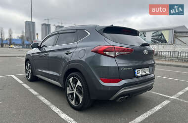 Внедорожник / Кроссовер Hyundai Tucson 2017 в 
