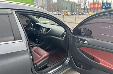 Внедорожник / Кроссовер Hyundai Tucson 2017 в 