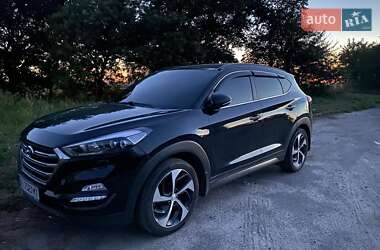 Внедорожник / Кроссовер Hyundai Tucson 2016 в 